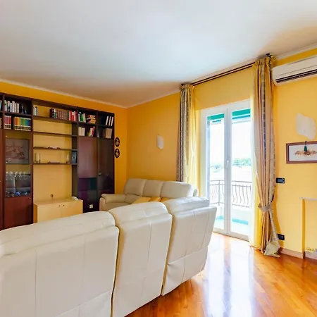 Altido 3-bed Flat With Balcony * Genova