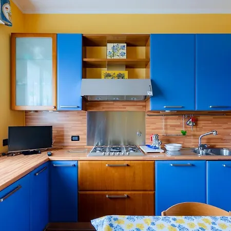 Lejlighed Altido 3-bed Flat With Balcony Genova