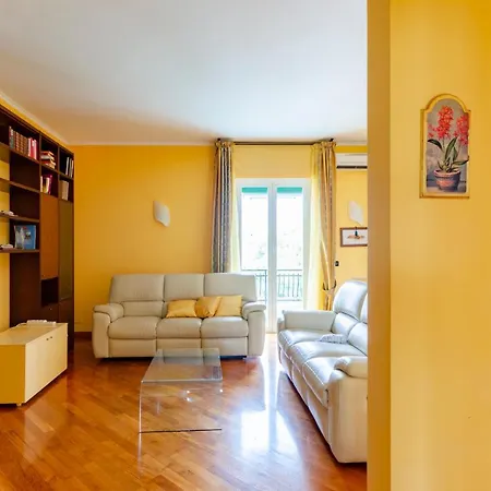 Appartamento Altido 3-bed Flat With Balcony