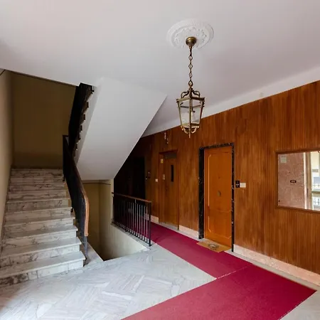 Altido 3-bed Flat With Balcony Lejlighed