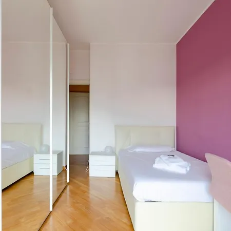 Altido 3-bed Flat With Balcony Genova