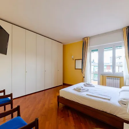 Altido 3-bed Flat With Balcony Appartamento