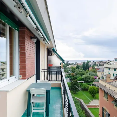 Altido 3-bed Flat With Balcony