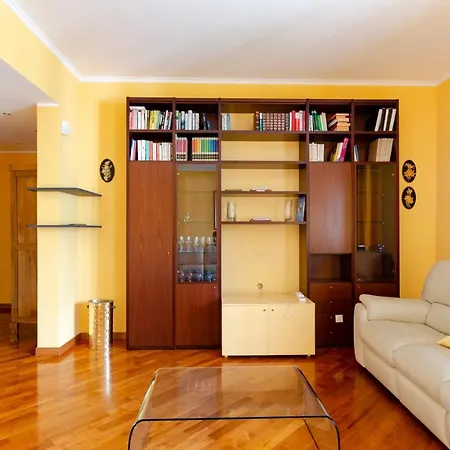 Altido 3-bed Flat With Balcony * Genova