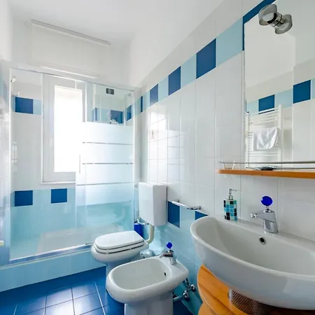 Appartamento Altido 3-bed Flat With Balcony Genova
